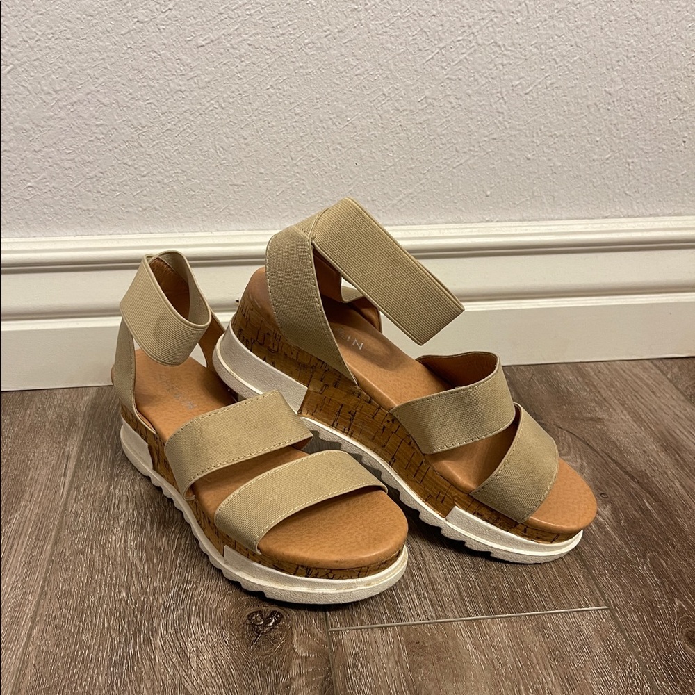 Platform sandals